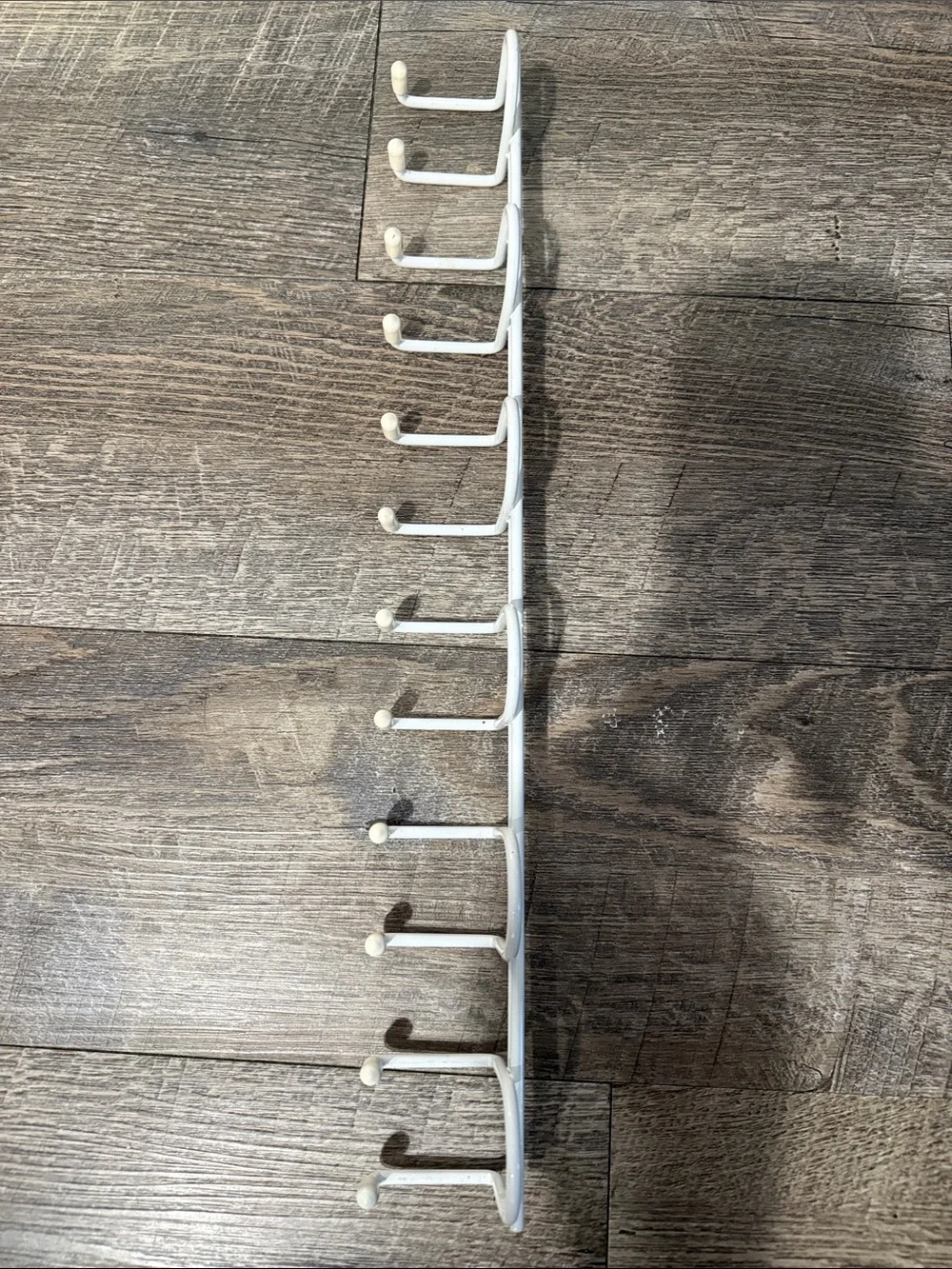 White Multi-Hook Wall / Closet Hanger Rack - Modern Over-the-Door Organizer
